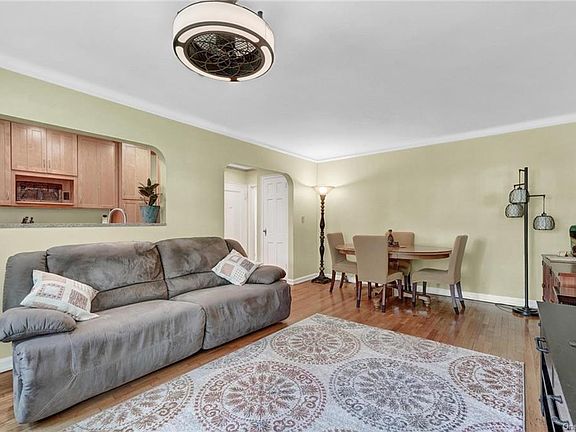 3rd image of 765 N Broadway APT 16B