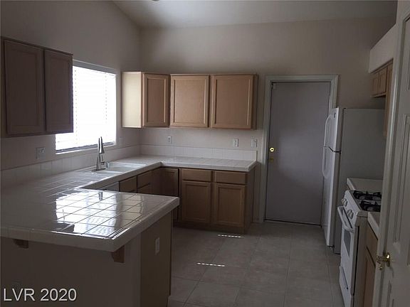 4th image of 8521 Highland View Ave