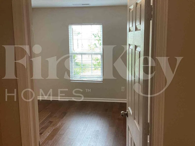 10118 Green Grass Rd — Photo 7