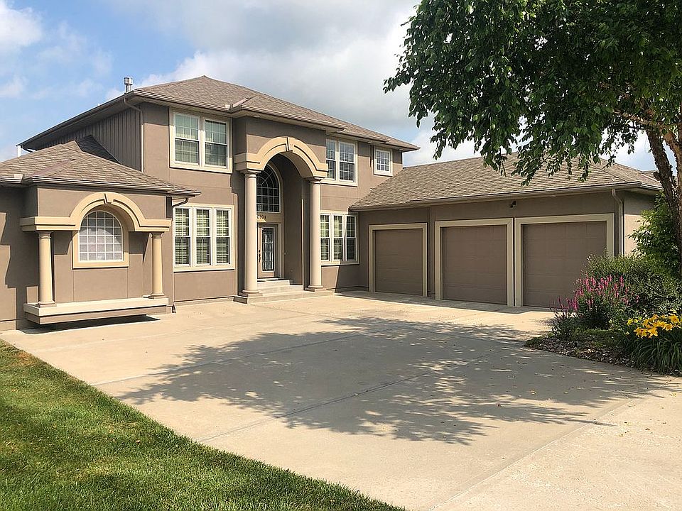 1st image of 10104 Meadow Lake Cir