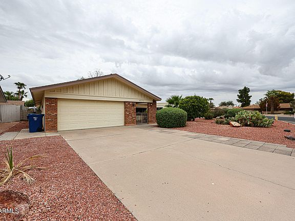 4th image of 631 S Essex Lane