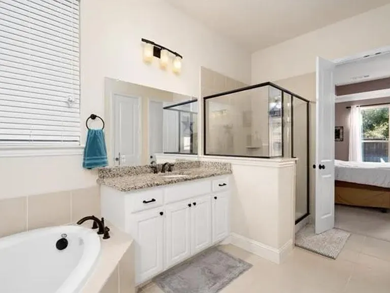 1005 Benbrook Trl — Photo 21