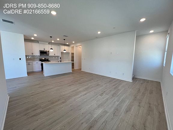 4th image of 947 N Divino Privado #7