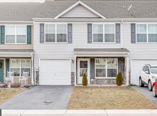 32 Montague Way, Inwood, WV 25428
