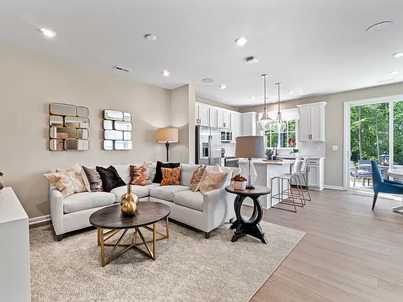 4th image of 8624 Underhill Dr #S3