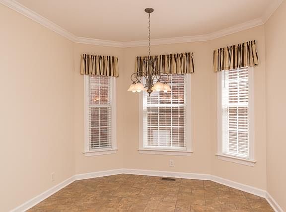 4th image of 35 Townsend Way