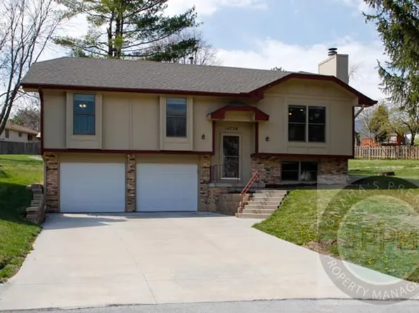 14738 O Cir, Omaha, NE 68137