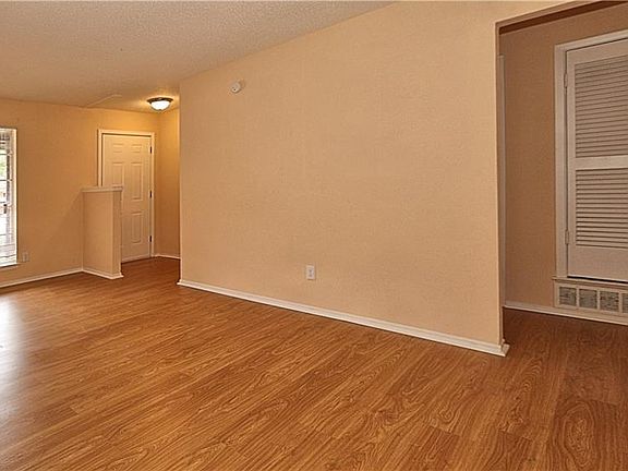 3rd image of 2410 Catalo Ln