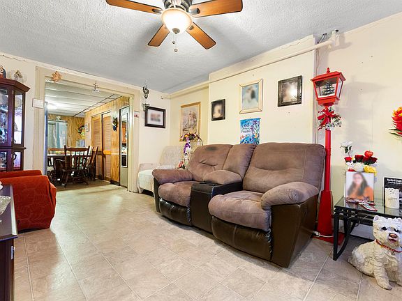 4th image of 228 5th St