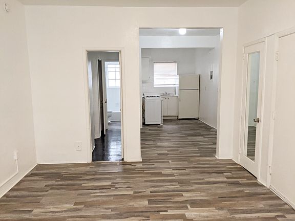 3rd image of 1112 Euclid Ave APT 4