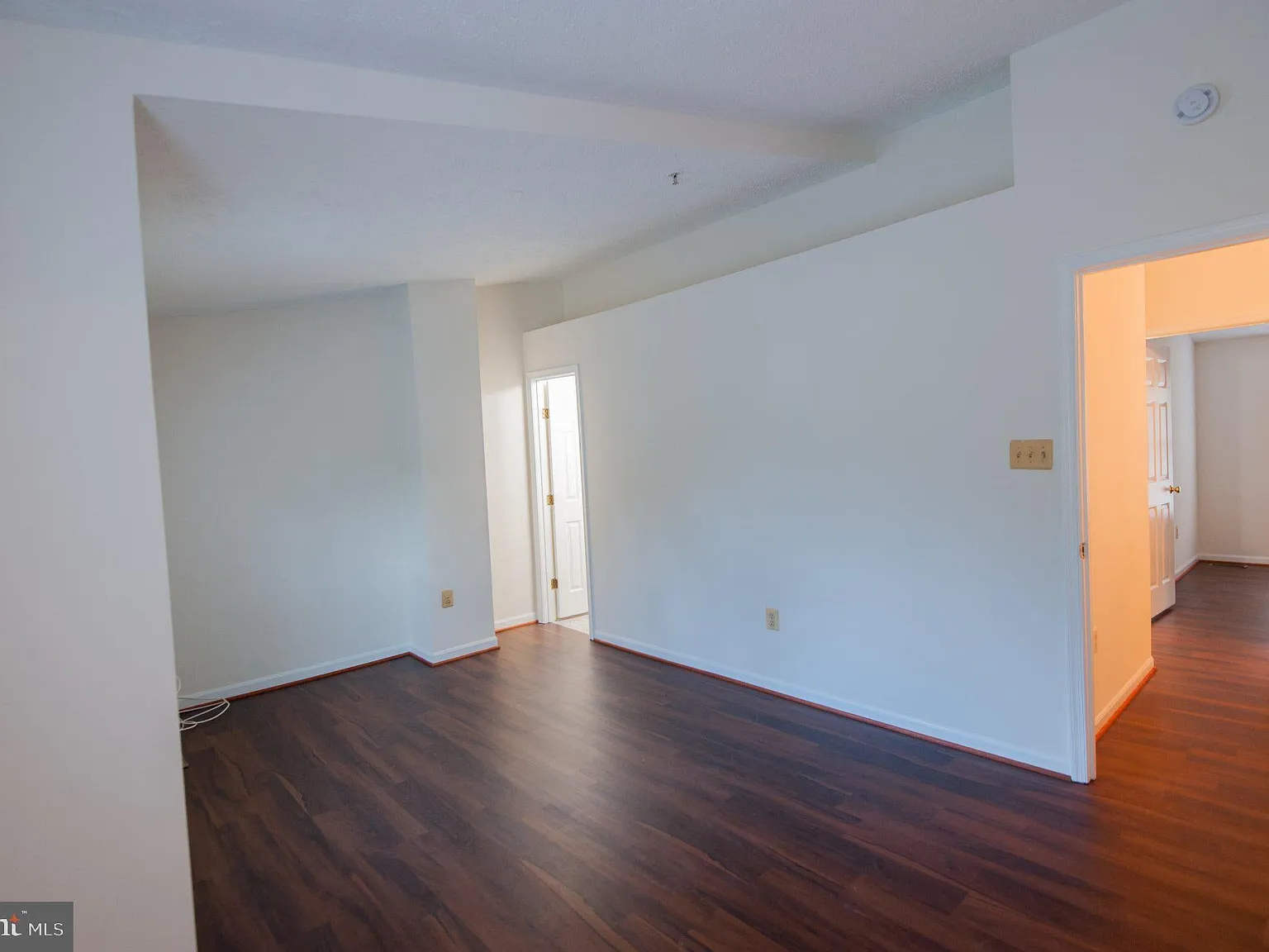 3 bed, 2.5 bath, 1484 sqft, $3,000 — Photo 4