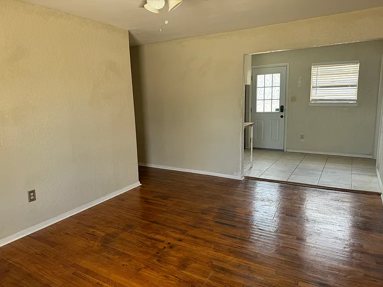 925 SW 35th St — Photo 7