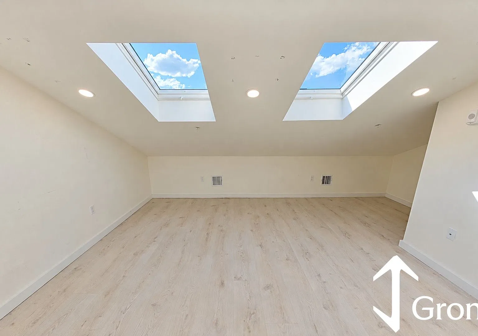 Luxury Lifestyle, 3 Bathrooms, Laundry in Unit, Pet Friendly, NO FEE! Near NEU — Photo 4