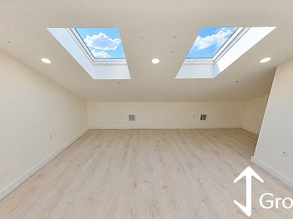 4th image of 7 Worthington St #23