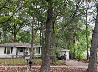 6116 Hatchery Rd, Waterford, MI 48329