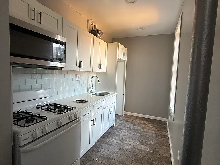 1035 Woodycrest Ave #3 — Photo 3