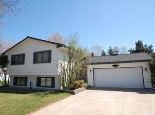 7635 Edgewood Dr, Mounds View, MN 55112