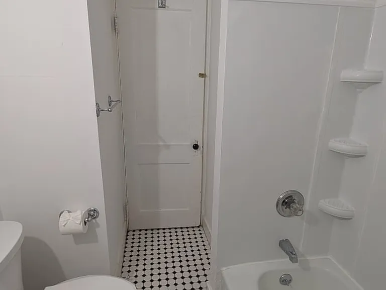 122 Foster St — Photo 25