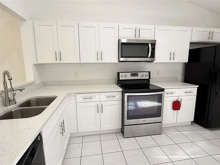 72 Lakepointe Cir — Photo 5
