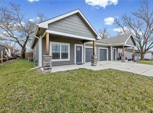 929 E Wilson St, Ottawa, KS 66067
