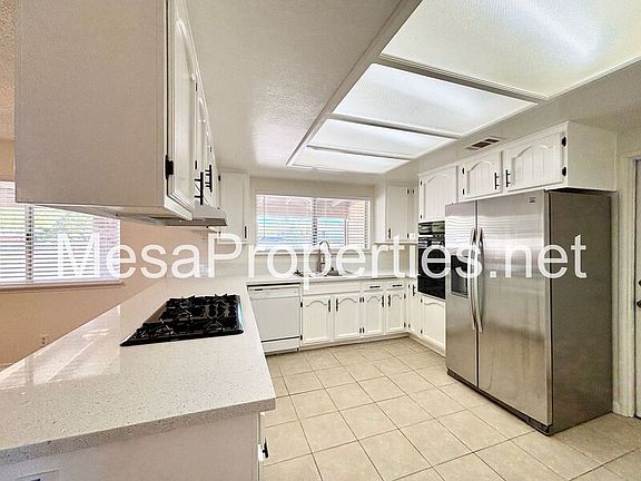 5th image of 9472 Wasco Ave