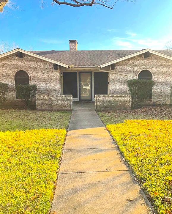 1st image of 818 Flamingo Way