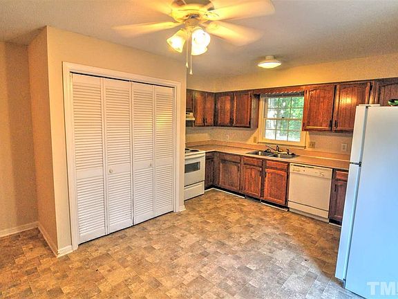 3rd image of 2213 Stayman Cir #A