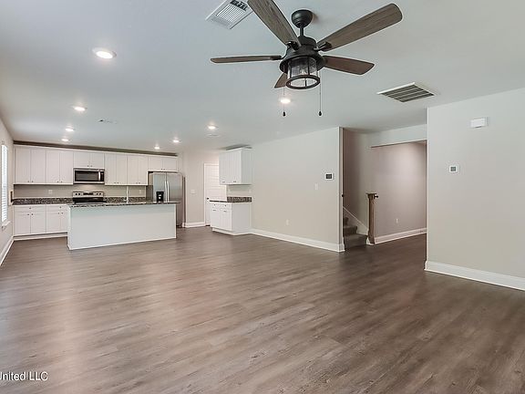 5th image of 10374 Willow Leaf Dr