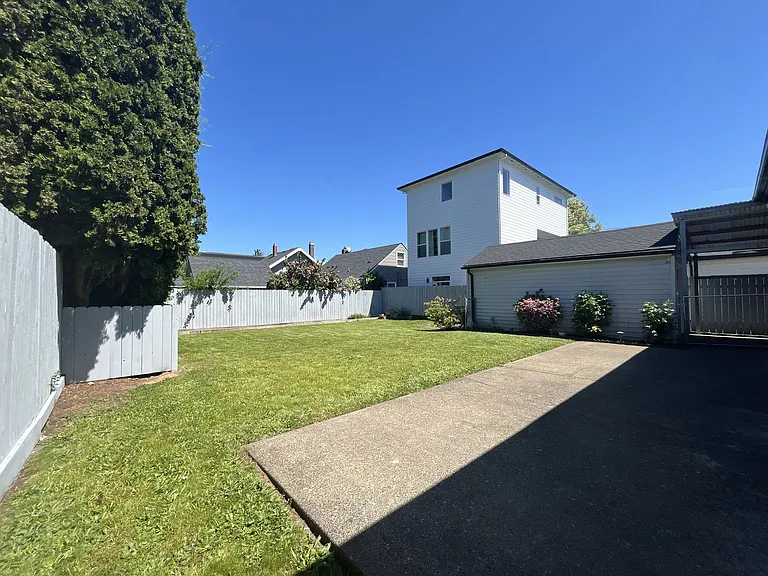 2417 N Rosa Parks Way — Photo 41