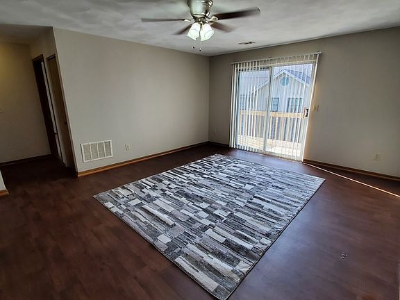 3rd image of 136 Lauren Cir #E