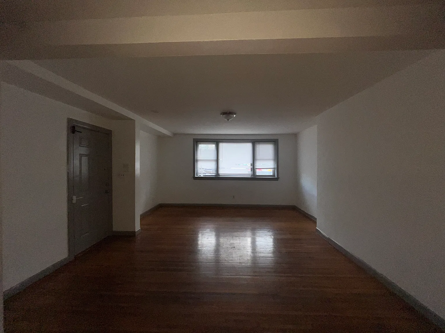 3 bed, 2.5 bath, 1400 sqft, $2,800 — Photo 3