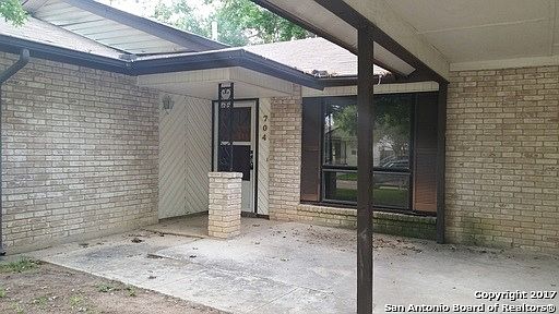 2nd image of 704 Pecan Dr