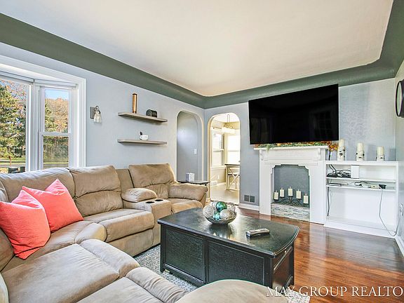 2nd image of 4621 Whitneyville Ave SE