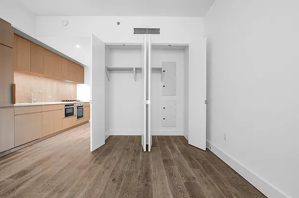 Rented by Ankor Management | media 7