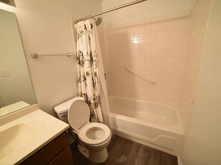 437 N Cambridge Dr — Photo 17