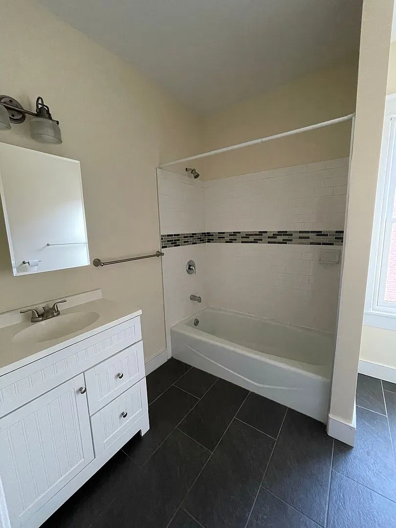 33 Pine Street — Photo 4