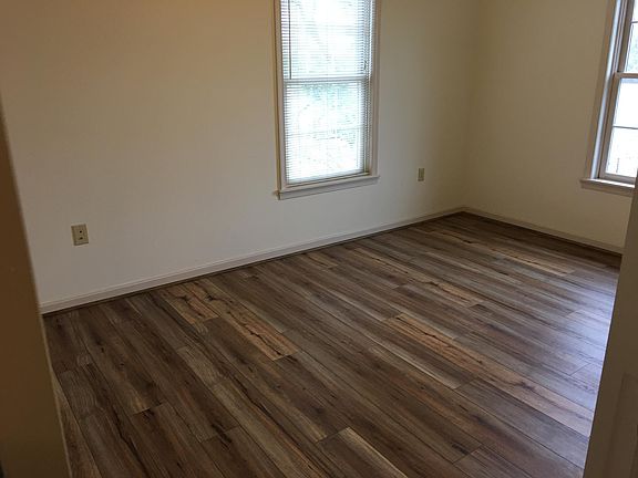 Bedroom 2 (10x14)(apt 4)