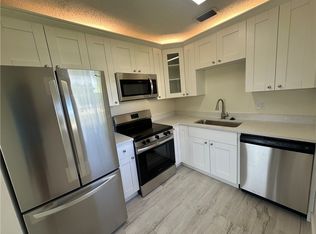 106 Spring Lake Ct APT 105, Vero Beach, FL 32962