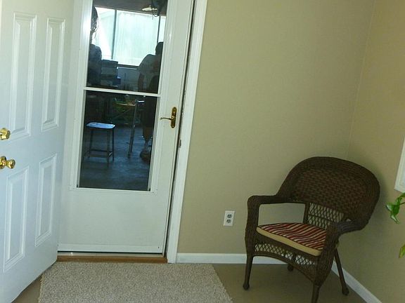 5th image of 2762 Sandalwood Ct NE