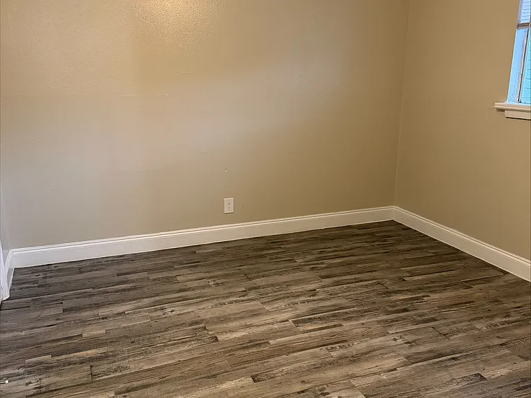 Hanover House Apartments — Photo 5