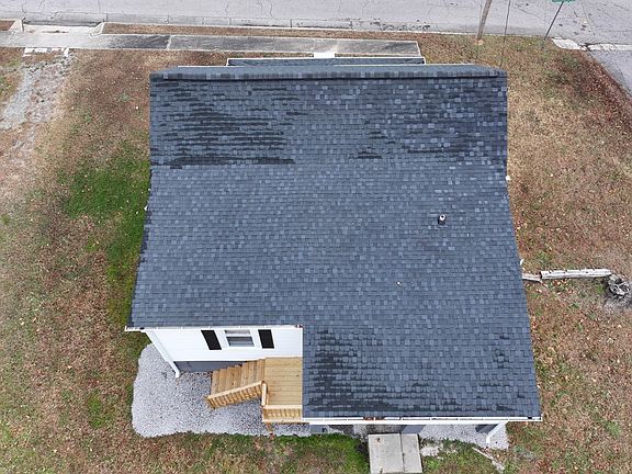 4th image of 142 Stokesland Ave