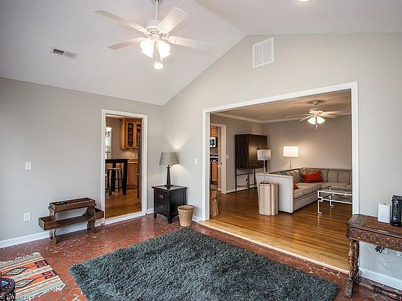 4th image of 2807 Watauga Dr