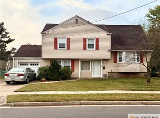 5 Meyer Rd, Edison, NJ 08817