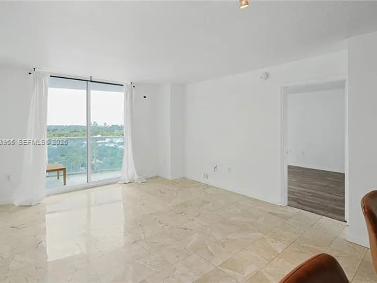 2101 Brickell Ave #CU-1611 — Photo 7