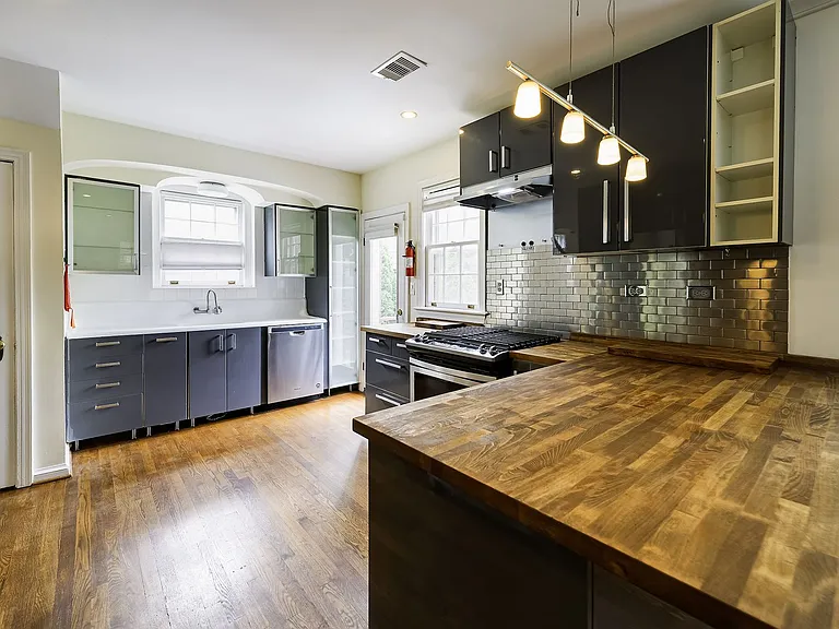 4441 Brandywine St NW — Photo 13