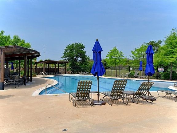 5th image of 1265 Summerbrooke Cir