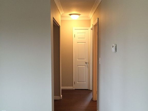 4th image of 3058 Wyoming Dr