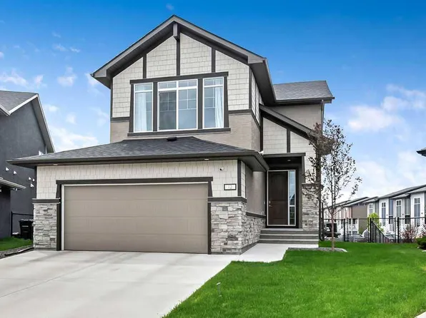 12 N Ranchers Bay, Okotoks, AB T1S 0P2