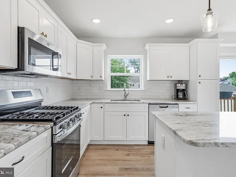 1306 Washington Ave — Photo 12