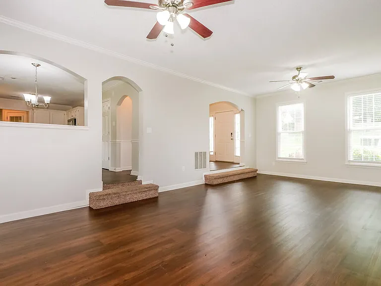 8982 Carrollwood Ln E — Photo 6